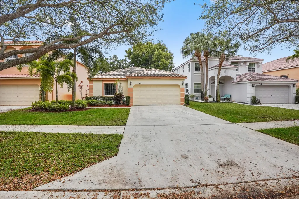 7851 Oak Grove Circle Lake Worth FL 33467