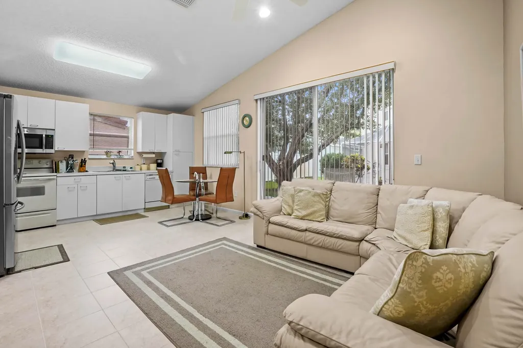 7851 Oak Grove Circle Lake Worth FL 33467