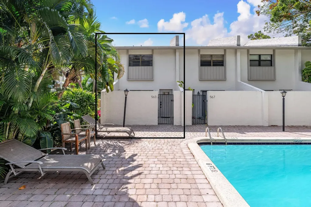 563 NE 7th Avenue Fort Lauderdale FL 33301