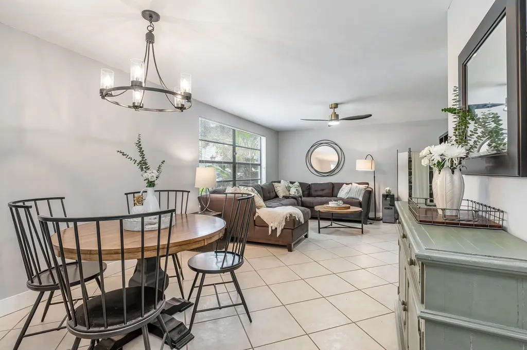 563 NE 7th Avenue Fort Lauderdale FL 33301