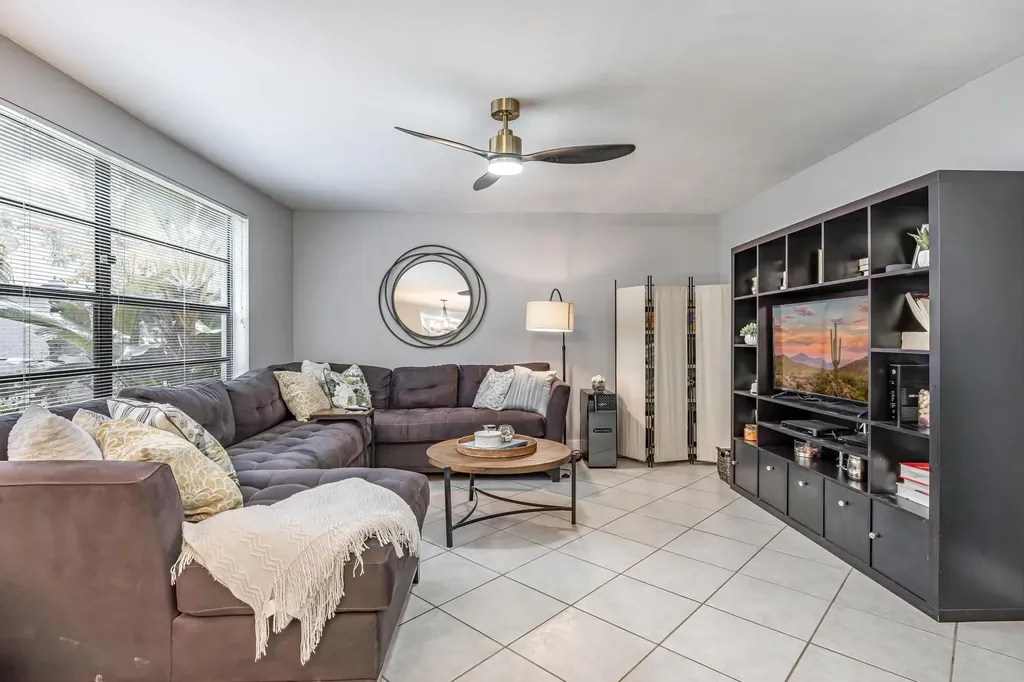 563 NE 7th Avenue Fort Lauderdale FL 33301