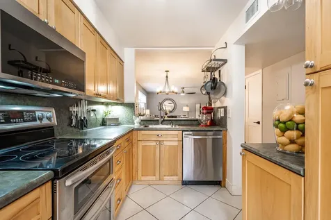 563 NE 7th Avenue Fort Lauderdale FL 33301