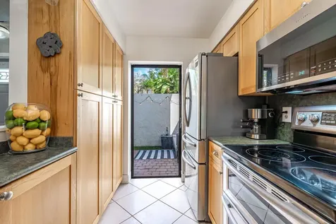 563 NE 7th Avenue Fort Lauderdale FL 33301