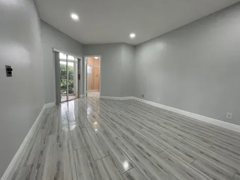 6526 Via Regina Boca Raton FL 33433