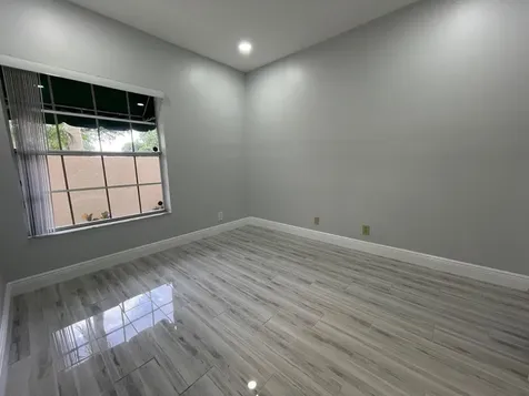6526 Via Regina Boca Raton FL 33433