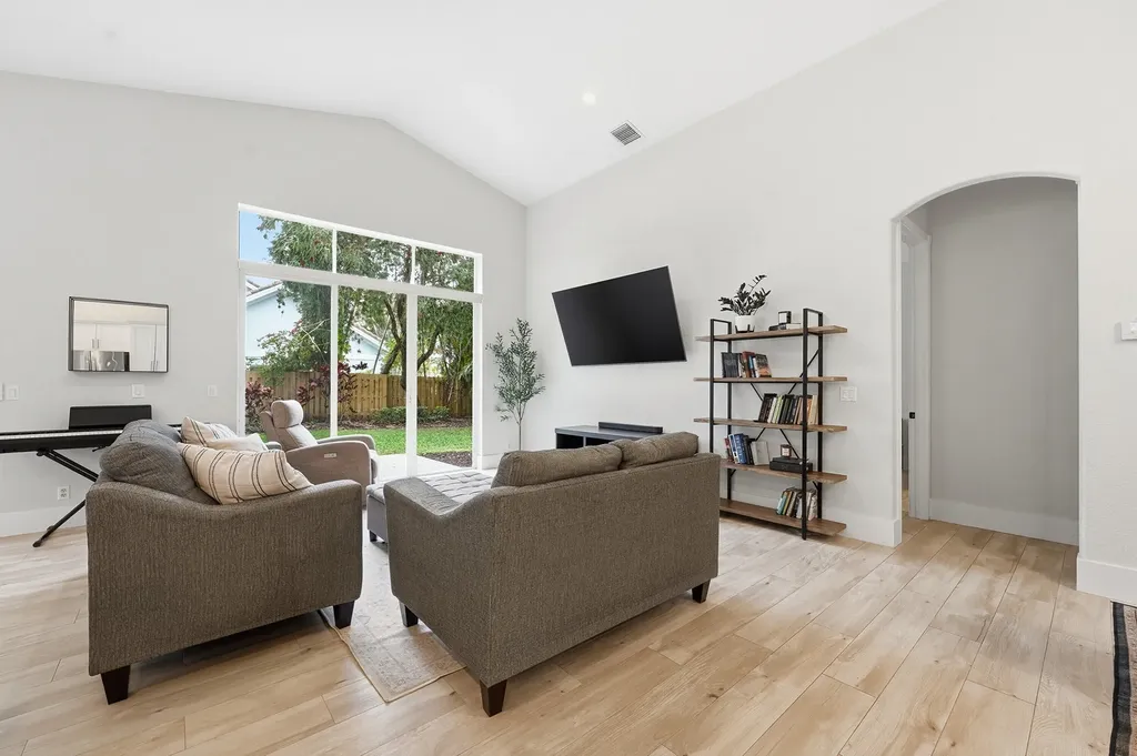8321 Bob-o-link Drive West Palm Beach FL 33412