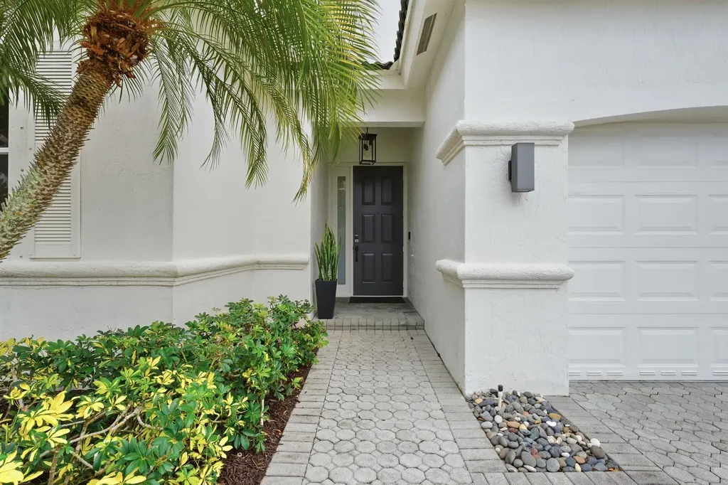 8321 Bob-o-link Drive West Palm Beach FL 33412