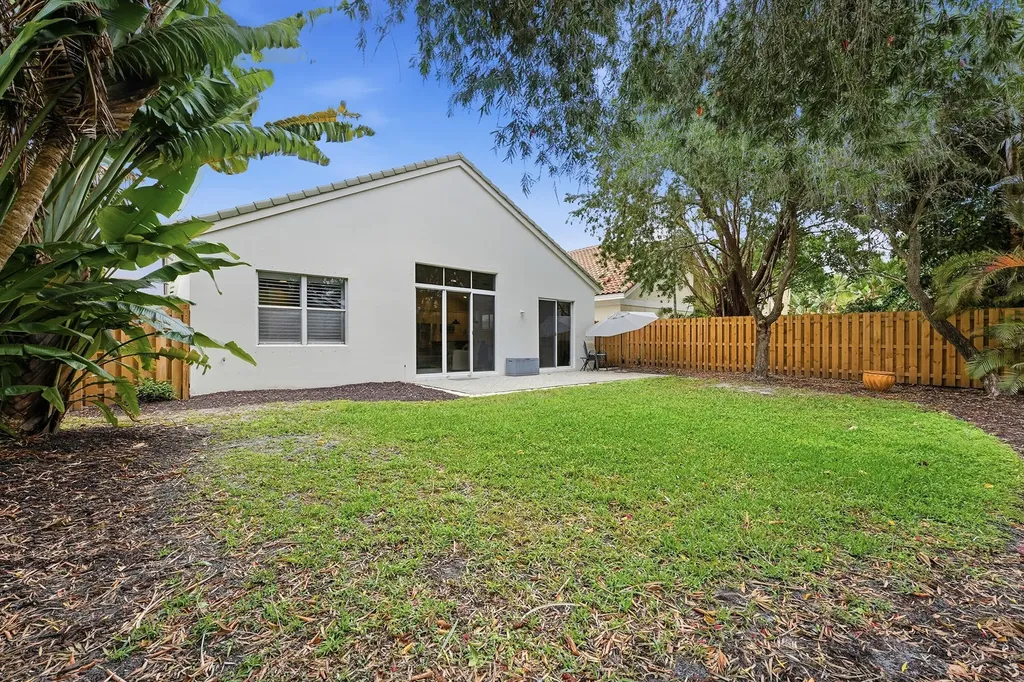 8321 Bob-o-link Drive West Palm Beach FL 33412