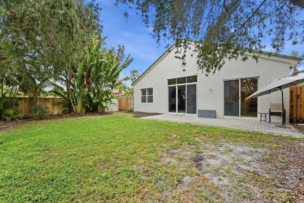 8321 Bob-o-link Drive West Palm Beach FL 33412