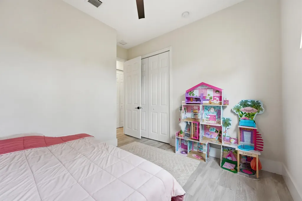 8321 Bob-o-link Drive West Palm Beach FL 33412