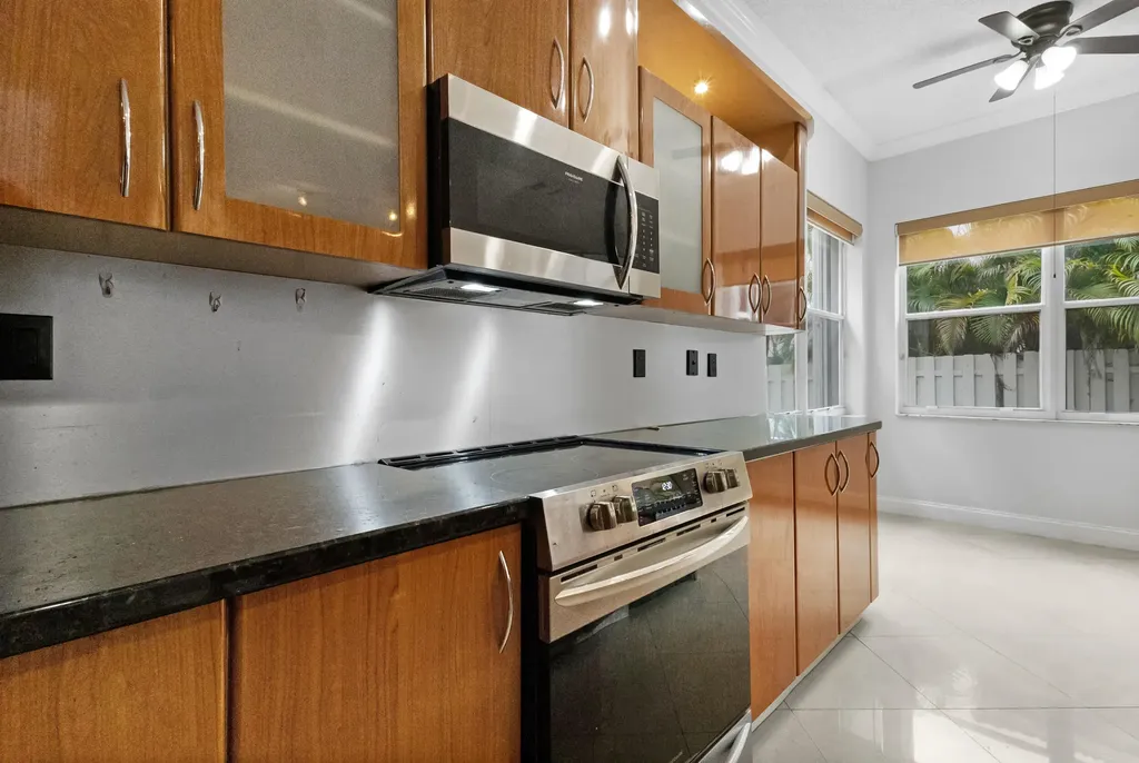 3768 SW 50th Court Hollywood FL 33312