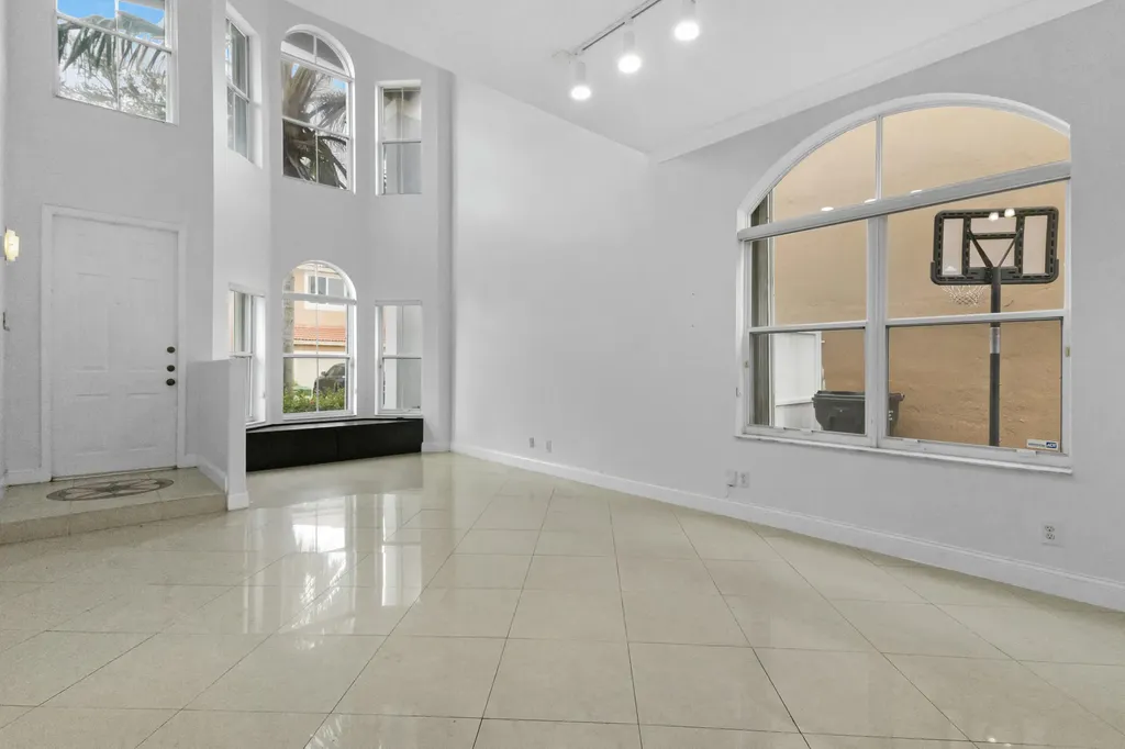 3768 SW 50th Court Hollywood FL 33312