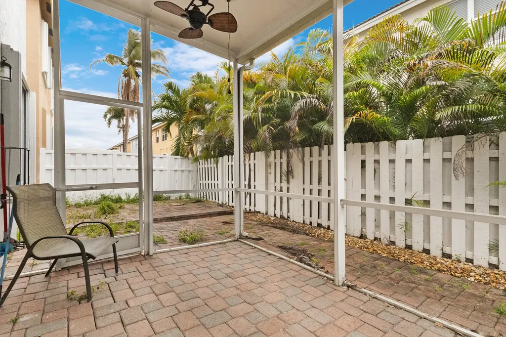 3768 SW 50th Court Hollywood FL 33312