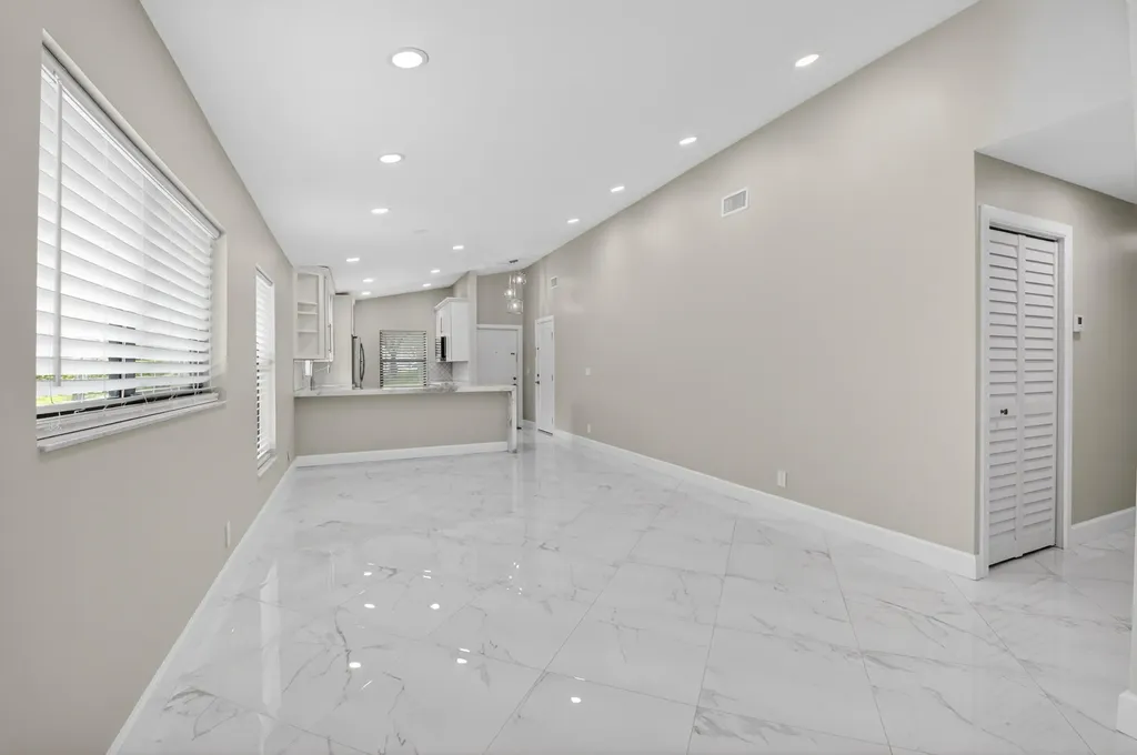 8216 Sweetbriar Way Boca Raton FL 33496