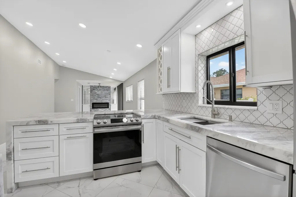 8216 Sweetbriar Way Boca Raton FL 33496