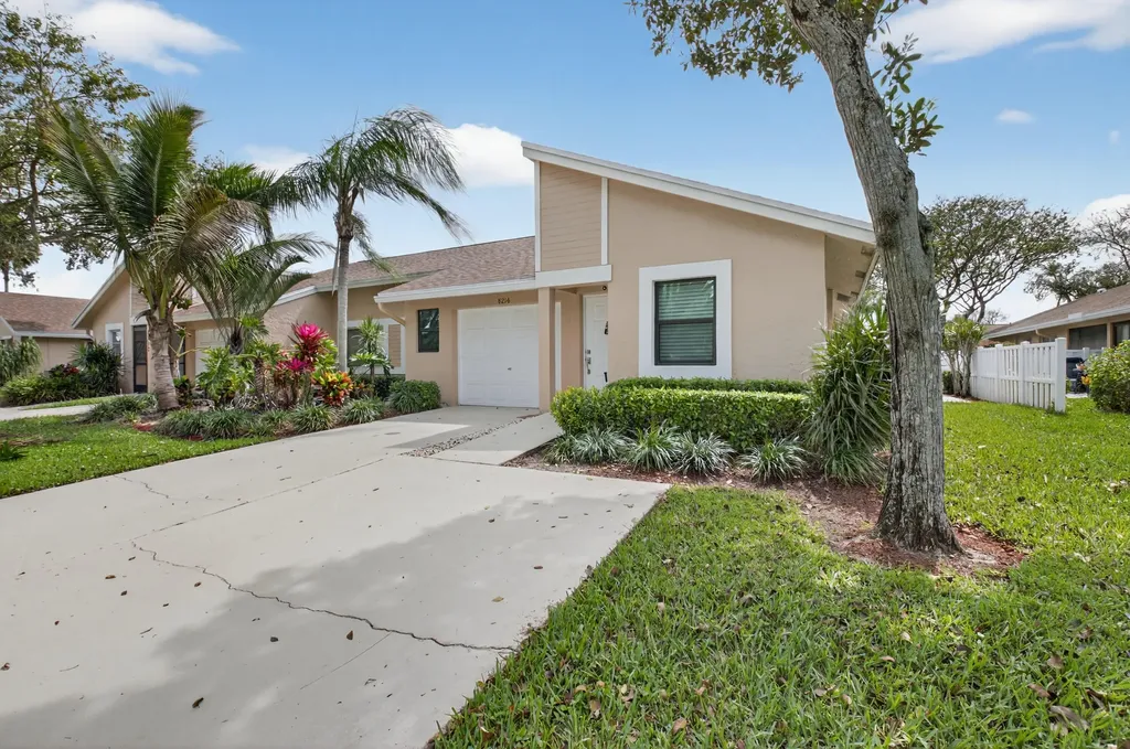 8216 Sweetbriar Way Boca Raton FL 33496