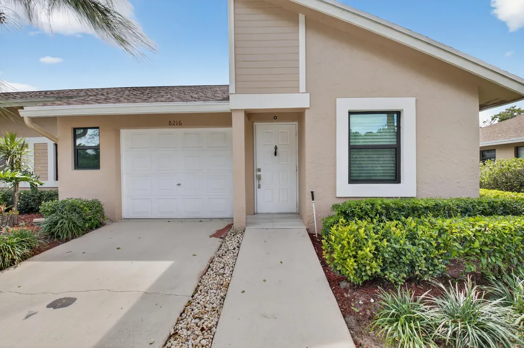 8216 Sweetbriar Way Boca Raton FL 33496
