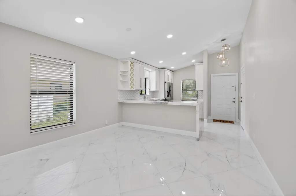 8216 Sweetbriar Way Boca Raton FL 33496