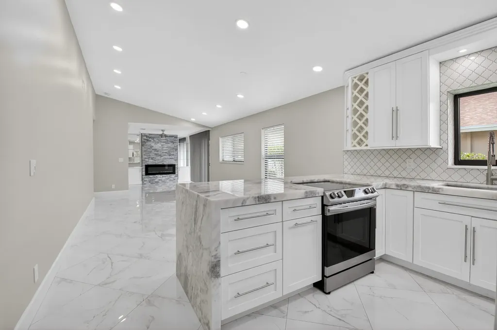 8216 Sweetbriar Way Boca Raton FL 33496