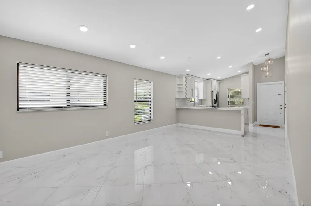 8216 Sweetbriar Way Boca Raton FL 33496
