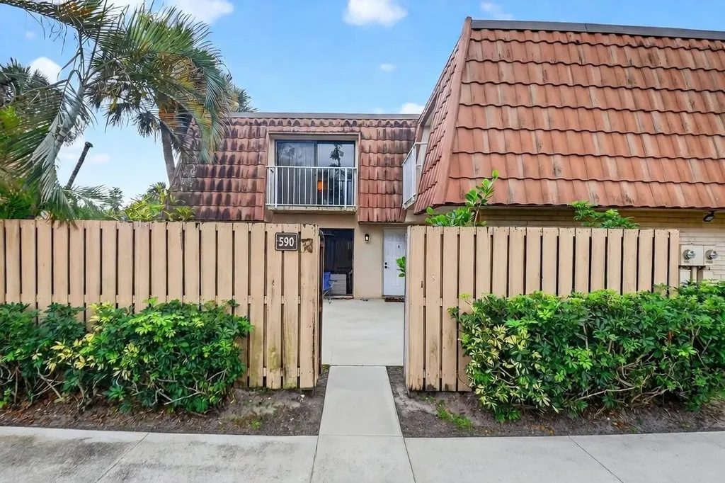 590 Green Springs Place West Palm Beach FL 33409