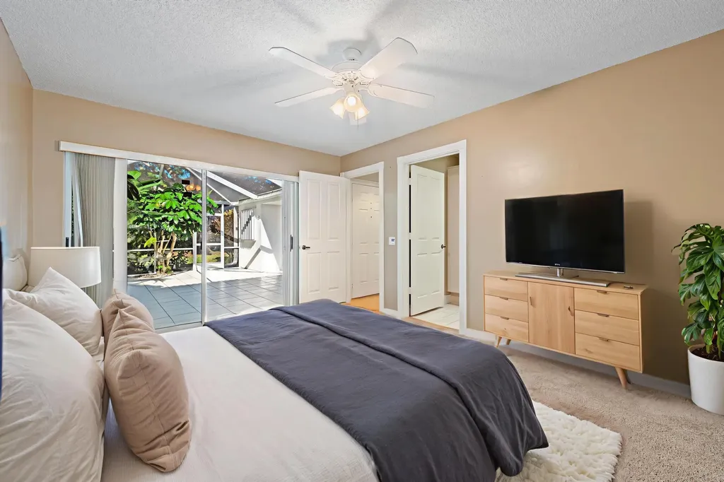 8404 Chapman Oak Court Palm Beach Gardens FL 33410