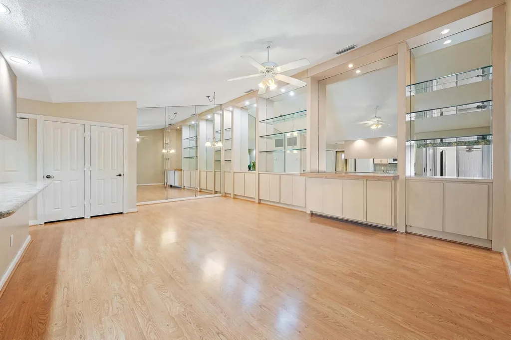 8404 Chapman Oak Court Palm Beach Gardens FL 33410