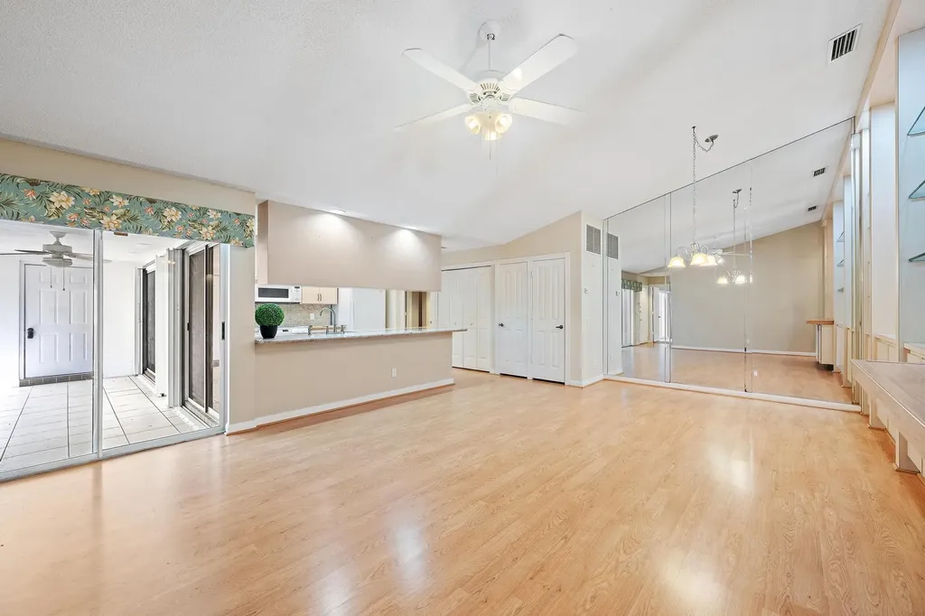 8404 Chapman Oak Court Palm Beach Gardens FL 33410