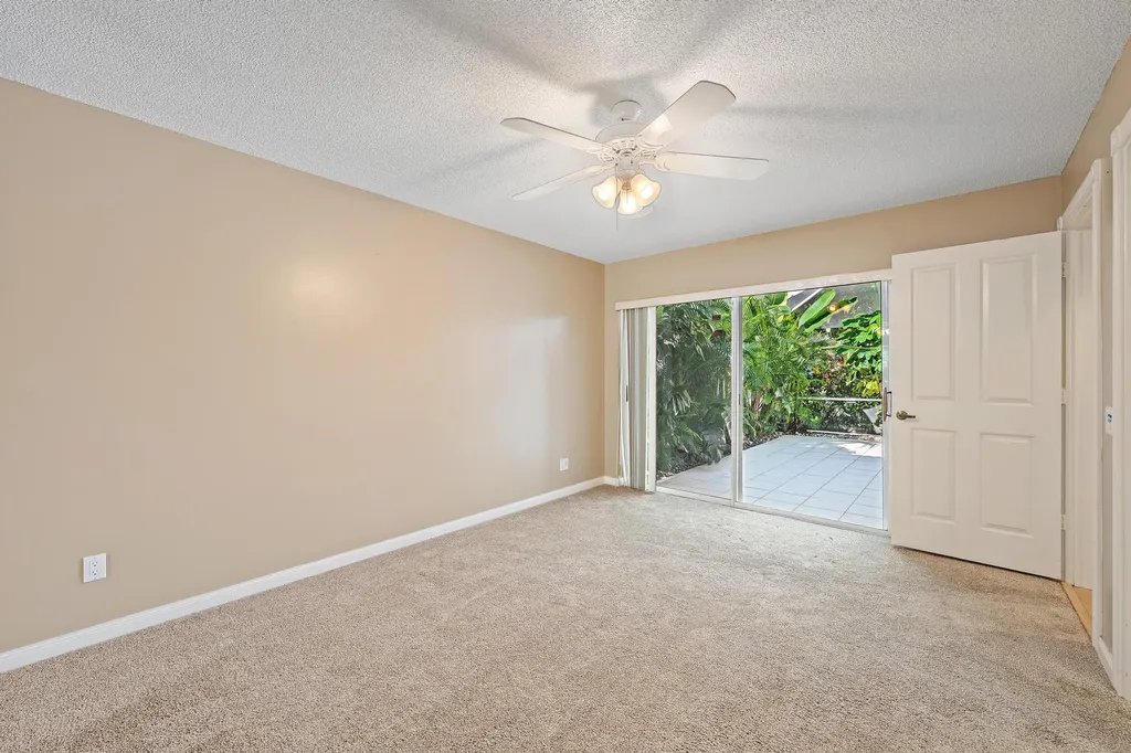 8404 Chapman Oak Court Palm Beach Gardens FL 33410