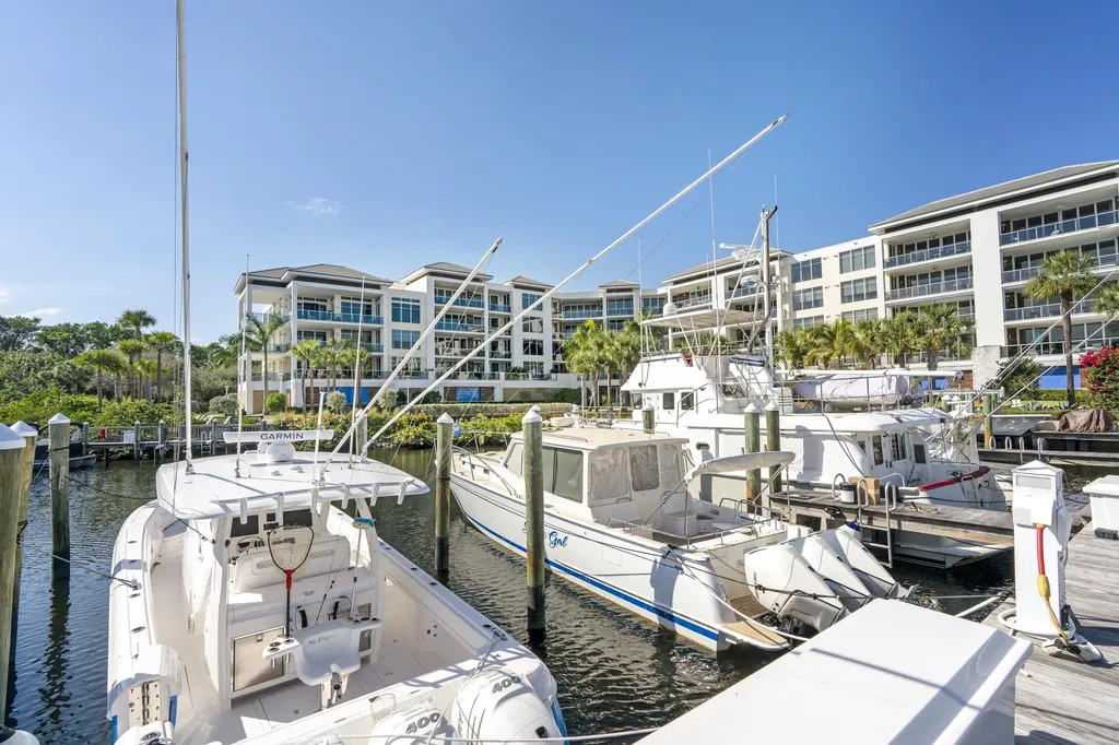 8404 Chapman Oak Court Palm Beach Gardens FL 33410