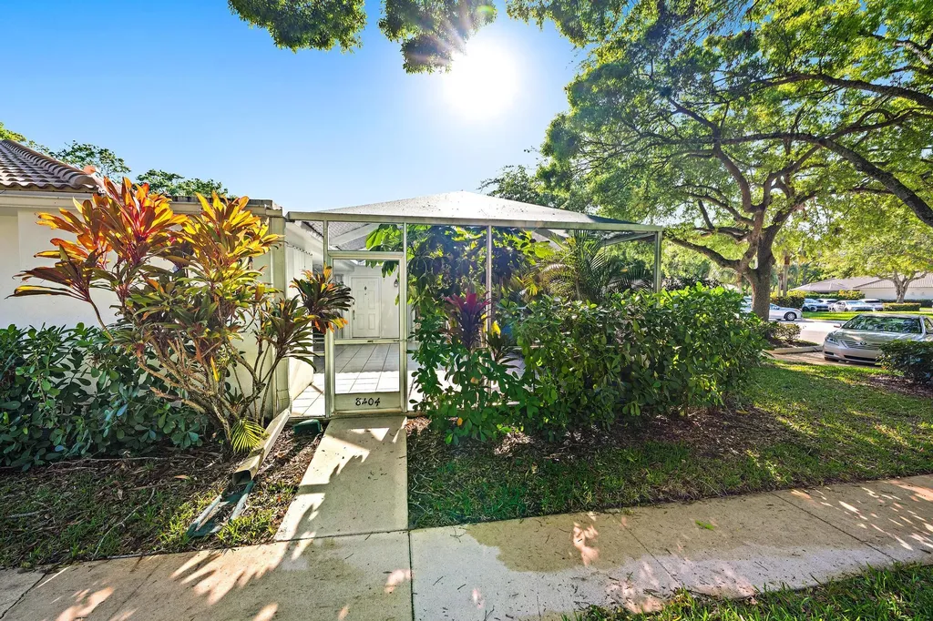 8404 Chapman Oak Court Palm Beach Gardens FL 33410