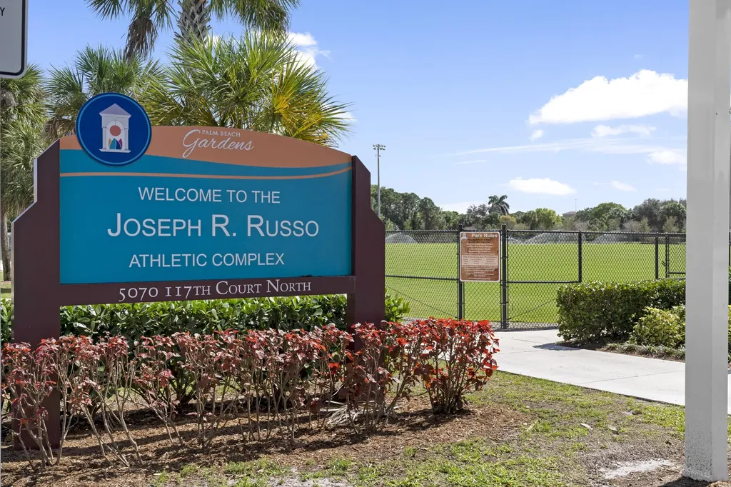8404 Chapman Oak Court Palm Beach Gardens FL 33410