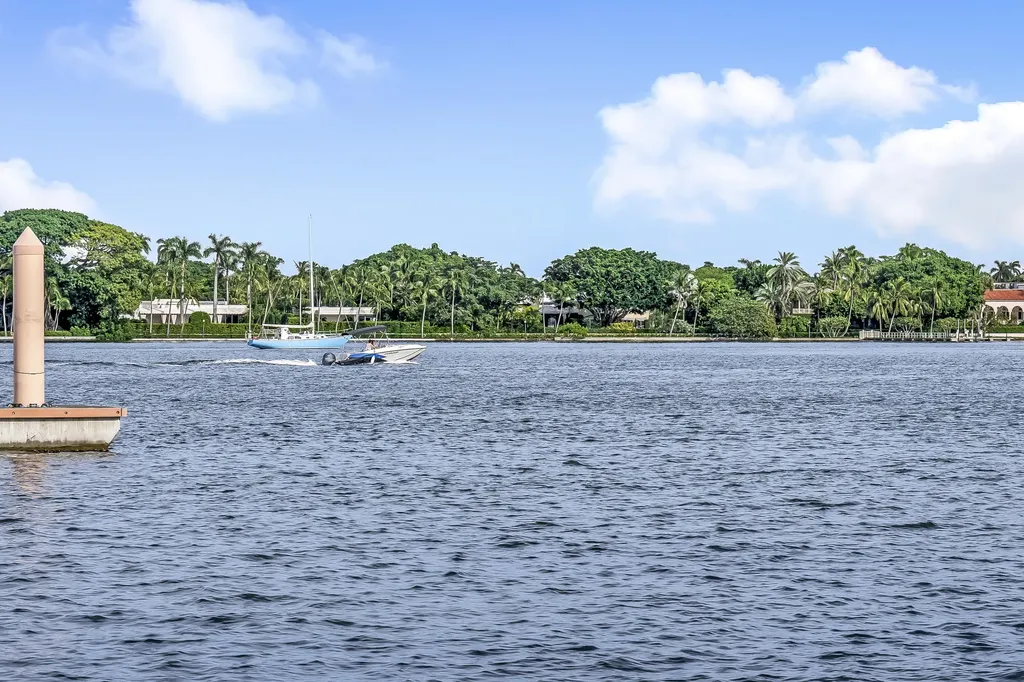 8404 Chapman Oak Court Palm Beach Gardens FL 33410