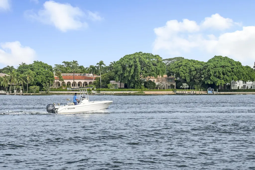8404 Chapman Oak Court Palm Beach Gardens FL 33410