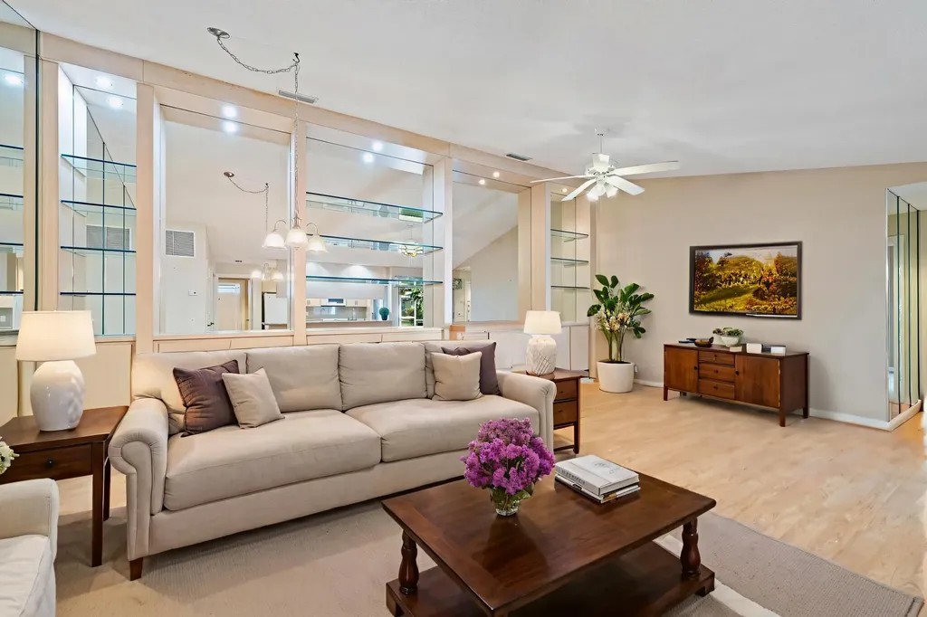 8404 Chapman Oak Court Palm Beach Gardens FL 33410