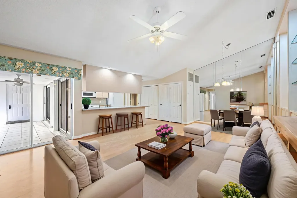 8404 Chapman Oak Court Palm Beach Gardens FL 33410