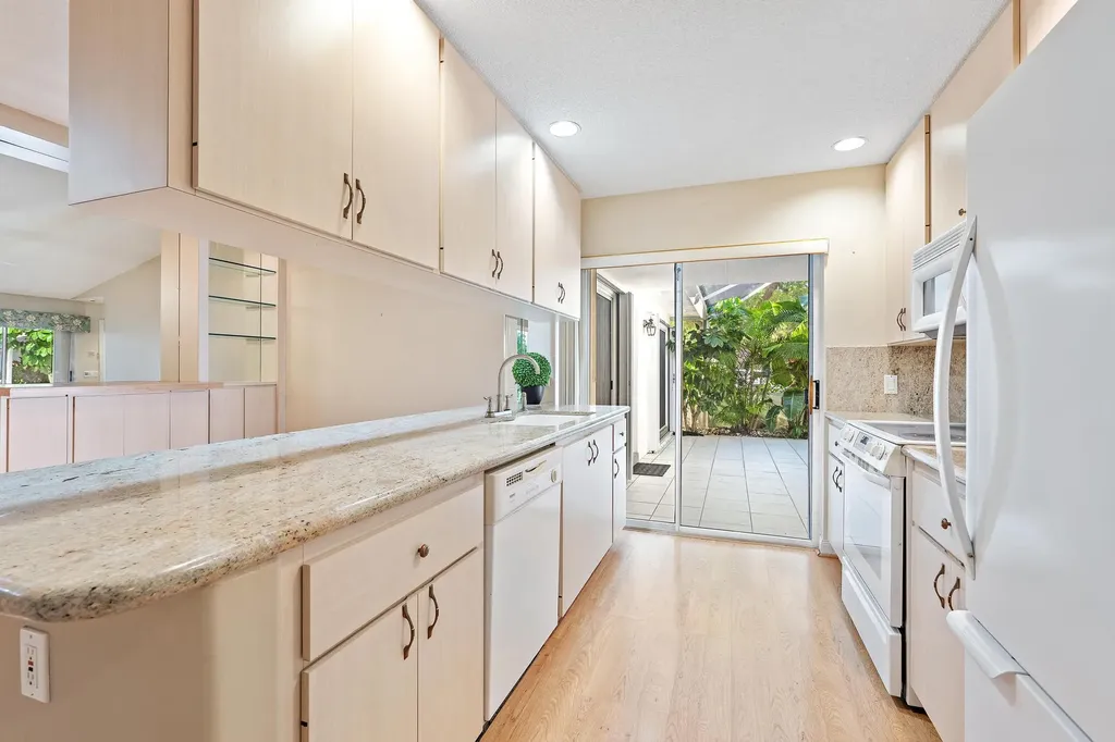 8404 Chapman Oak Court Palm Beach Gardens FL 33410
