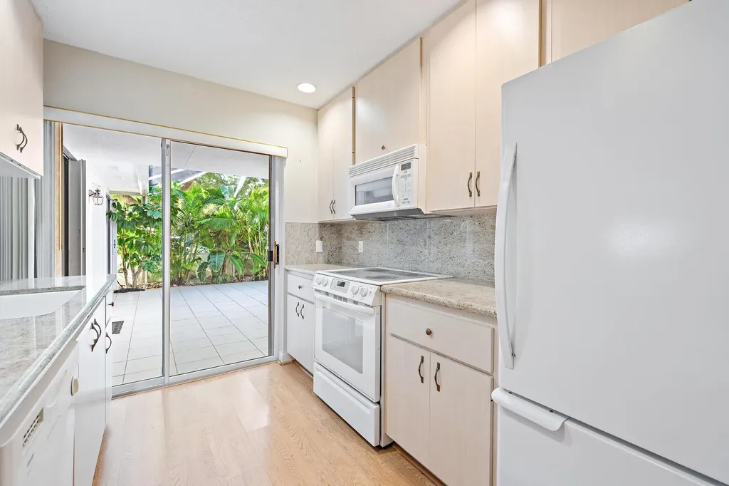 8404 Chapman Oak Court Palm Beach Gardens FL 33410