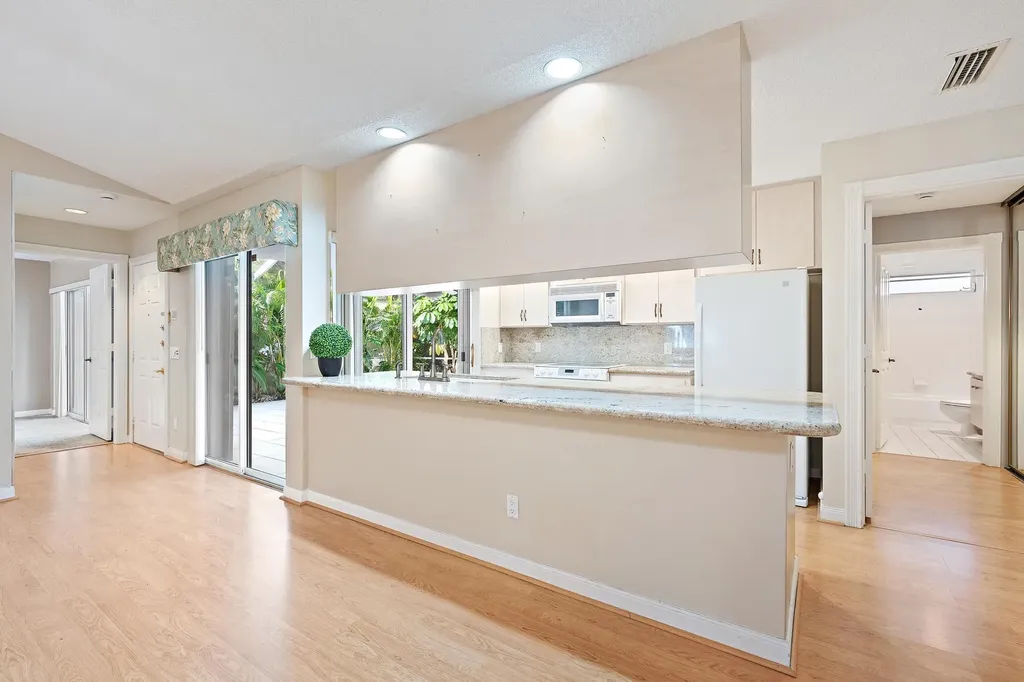 8404 Chapman Oak Court Palm Beach Gardens FL 33410