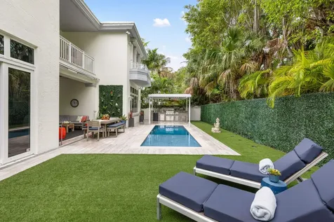 24 Grand Bay Estates Circle Key Biscayne FL 33149