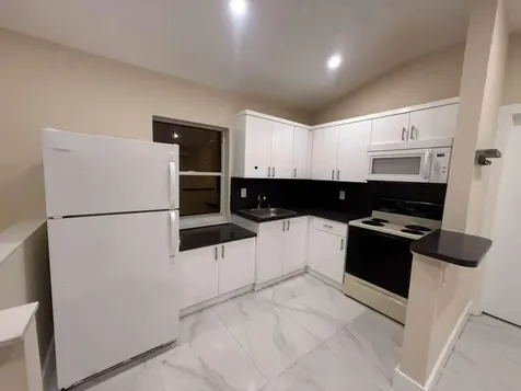 3373 SW 7th Street Miami FL 33135