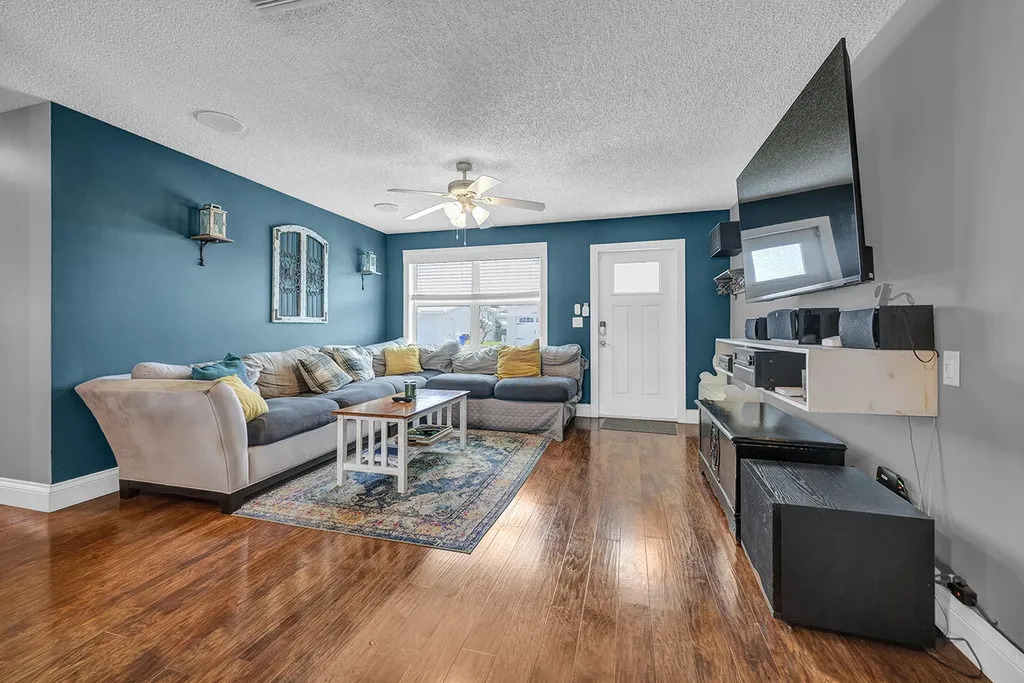 2105 Alfred Drive Boynton Beach FL 33426