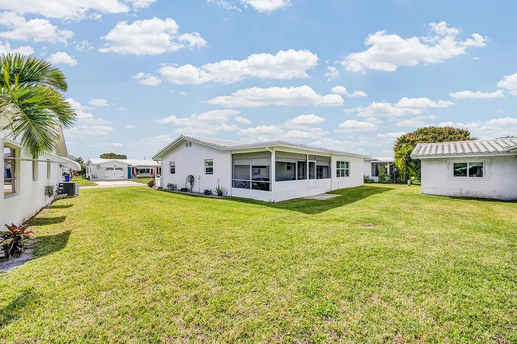 2105 Alfred Drive Boynton Beach FL 33426