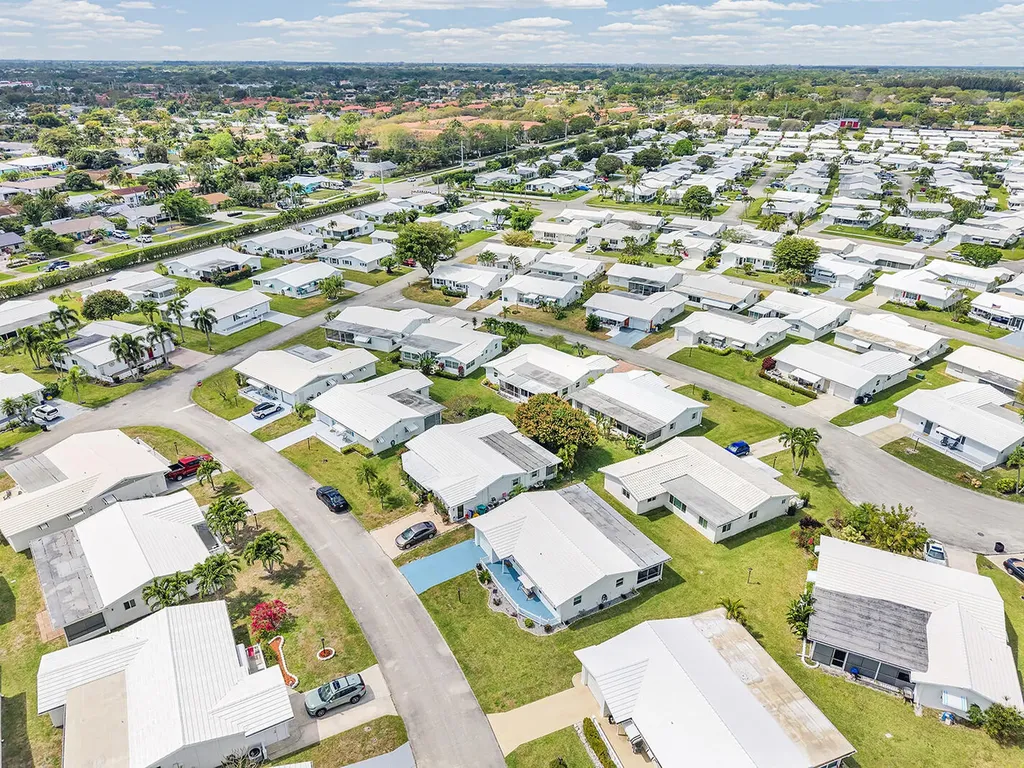 2105 Alfred Drive Boynton Beach FL 33426
