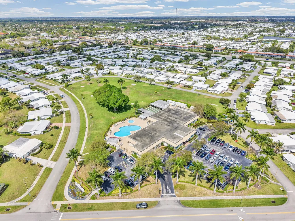2105 Alfred Drive Boynton Beach FL 33426