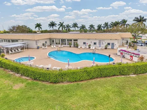 2105 Alfred Drive Boynton Beach FL 33426