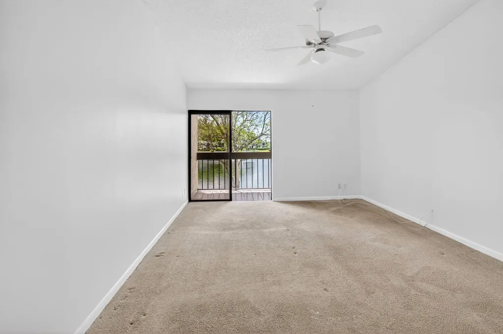 5106 Oak Hill Lane Delray Beach FL 33484