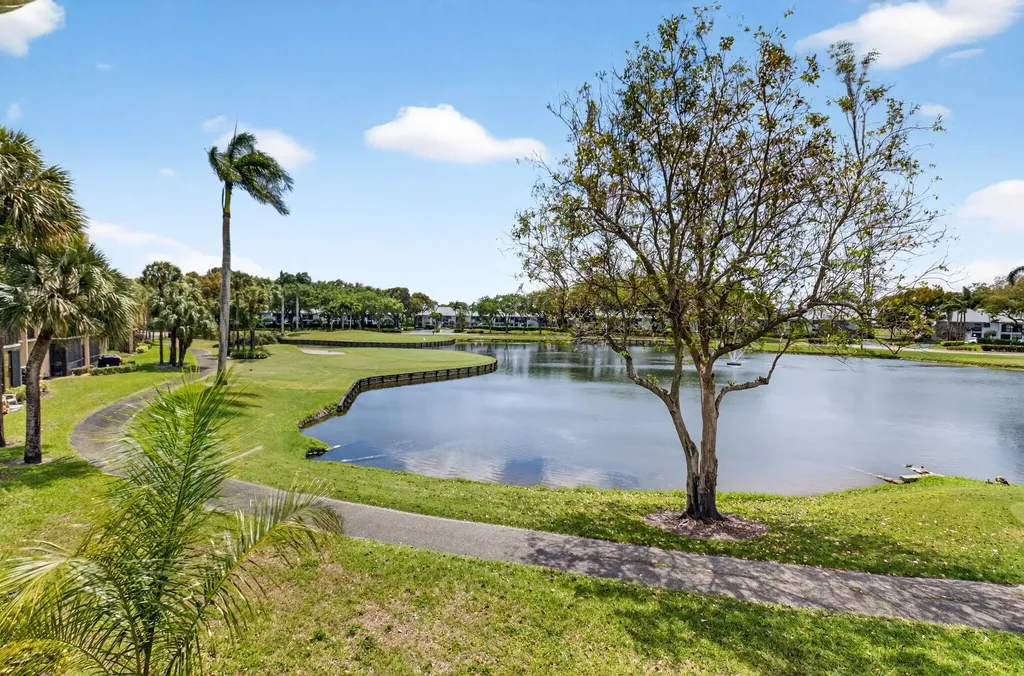 5106 Oak Hill Lane Delray Beach FL 33484