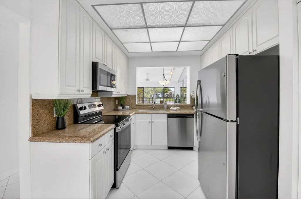 5106 Oak Hill Lane Delray Beach FL 33484