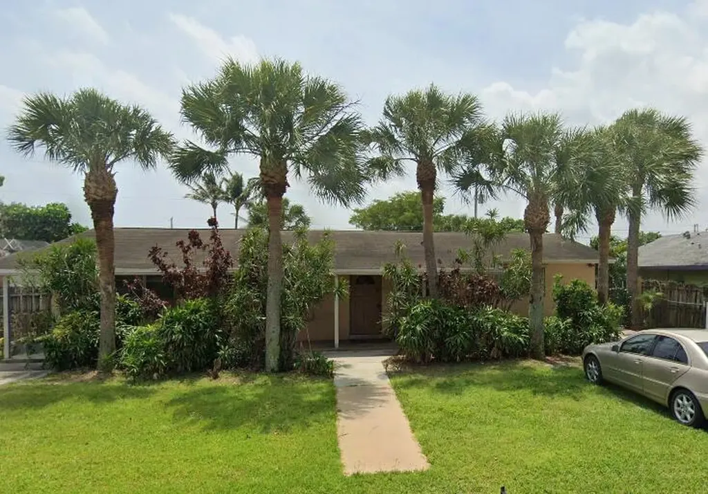 140 SW 14th Avenue Boynton Beach FL 33435
